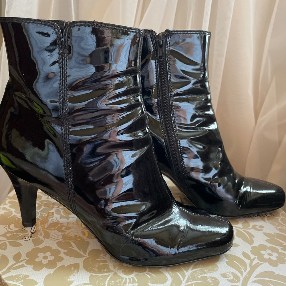 Loft patent leather healed booties size 8.5